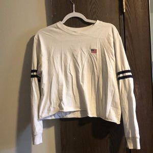 Long sleeve cropped tee